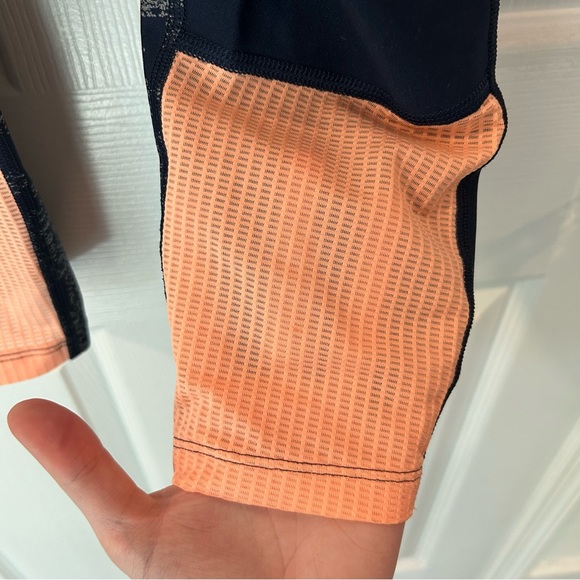 Under Armor Heat Gear Capri Yoga Pants - Picture 4 of 7